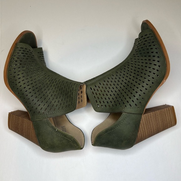 Sale! Restricted shoes women’s Laser-Cut Block Heel  Olive Green sandal Size 7.5 - Picture 4 of 6